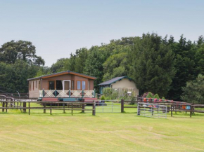 Hill View, Lilac Lodge